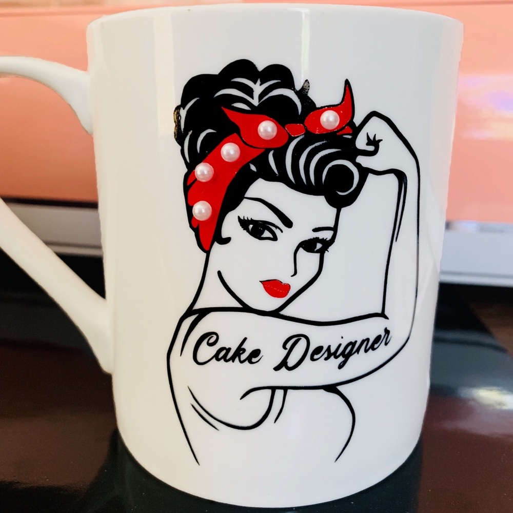 ✨Retro Coffee Mug Rosie Riveter cake designer ✨